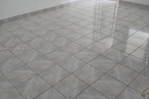 Copropriété à louer à Hallandale Beach, Floride: 1 chambre, 68.38 m2 № 2247500 - photo 18