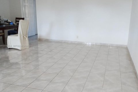 Copropriété à louer à Hallandale Beach, Floride: 1 chambre, 68.38 m2 № 2247500 - photo 15
