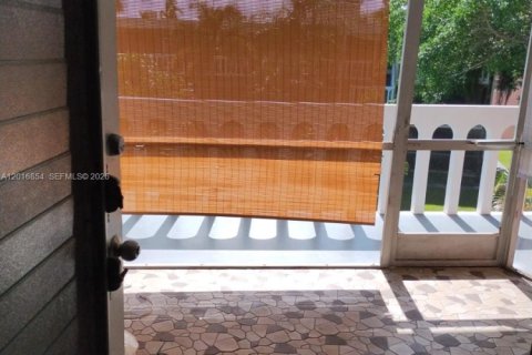 Copropriété à louer à Hallandale Beach, Floride: 1 chambre, 68.38 m2 № 2247500 - photo 27