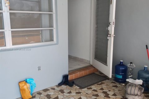 Copropriété à louer à Hallandale Beach, Floride: 1 chambre, 68.38 m2 № 2247500 - photo 28