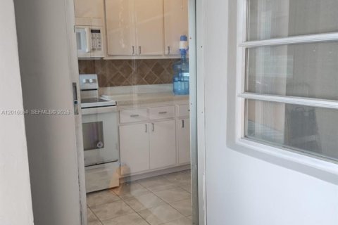 Copropriété à louer à Hallandale Beach, Floride: 1 chambre, 68.38 m2 № 2247500 - photo 29