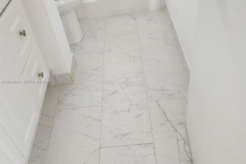 Copropriété à louer à Hallandale Beach, Floride: 1 chambre, 68.38 m2 № 2247500 - photo 23