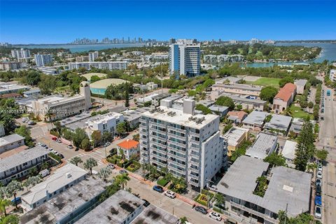 Condo in Miami Beach, Florida, 1 bedroom  № 1953846 - photo 29