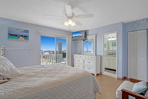 Condo in Miami Beach, Florida, 1 bedroom  № 1953846 - photo 18