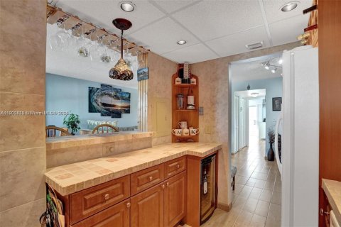 Condo in Miami Beach, Florida, 1 bedroom  № 1953846 - photo 8