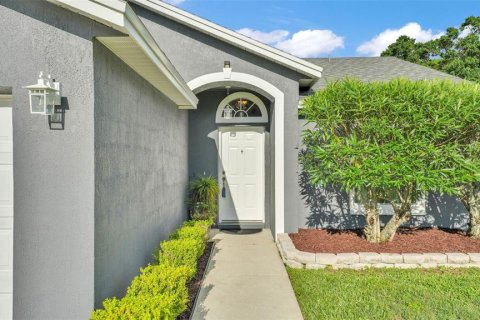 House in Winter Haven, Florida 3 bedrooms, 121.14 sq.m. № 1687522 - photo 3