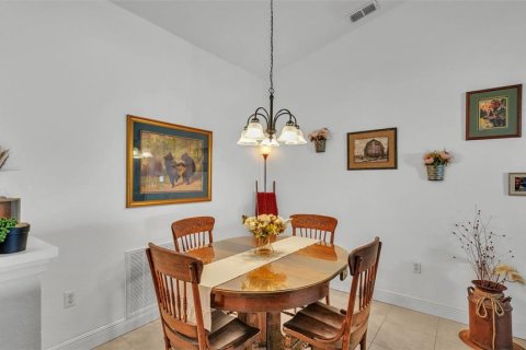 House in Winter Haven, Florida 3 bedrooms, 121.14 sq.m. № 1687522 - photo 6