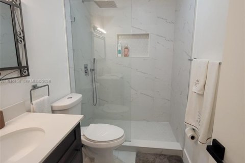 Villa ou maison à louer à Miami, Floride: 4 chambres, 311.22 m2 № 2002553 - photo 21