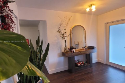 Villa ou maison à louer à Miami, Floride: 4 chambres, 311.22 m2 № 2002553 - photo 6