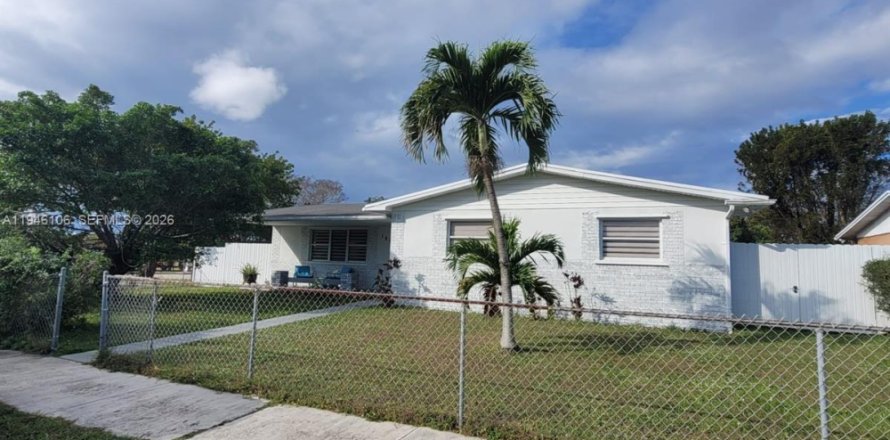 Villa ou maison à Miami, Floride 4 chambres, 311.22 m2 № 2002553