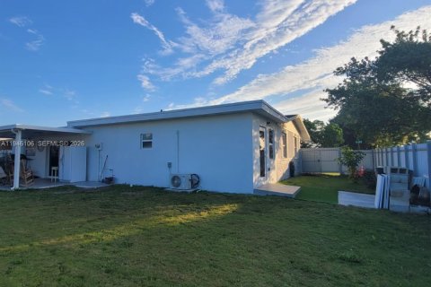 Villa ou maison à louer à Miami, Floride: 4 chambres, 311.22 m2 № 2002553 - photo 29