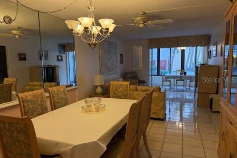 Condo in Sarasota, Florida, 2 bedrooms  № 1717841 - photo 11