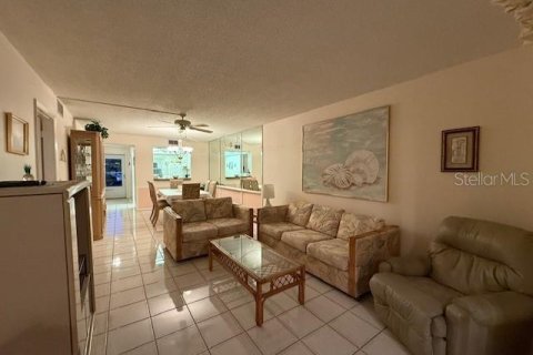 Condo in Sarasota, Florida, 2 bedrooms  № 1717841 - photo 7
