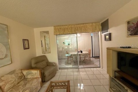 Condo in Sarasota, Florida, 2 bedrooms  № 1717841 - photo 9