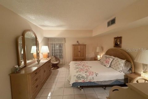 Condo in Sarasota, Florida, 2 bedrooms  № 1717841 - photo 13