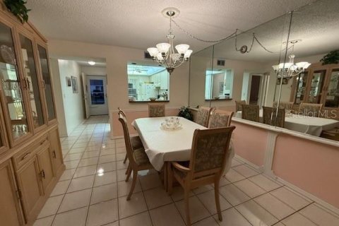 Condo in Sarasota, Florida, 2 bedrooms  № 1717841 - photo 5