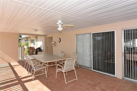 Condo in Sarasota, Florida, 2 bedrooms  № 1717841 - photo 27