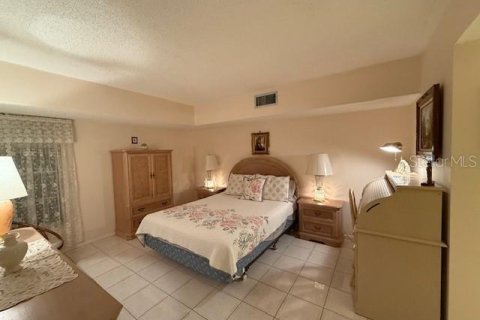 Condo in Sarasota, Florida, 2 bedrooms  № 1717841 - photo 12