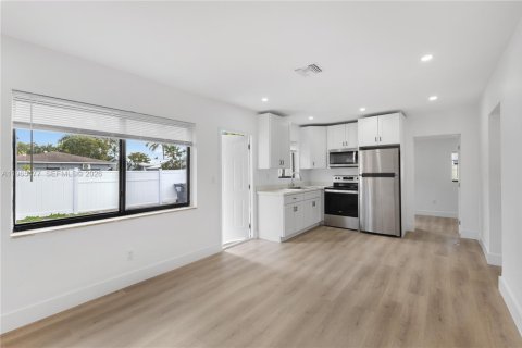 Casa en Hollywood, Florida 2 dormitorios, 159.7 m2 № 2029581