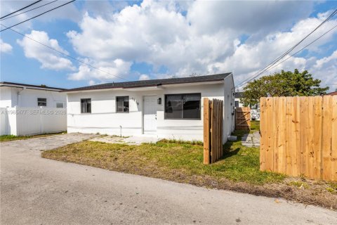 Casa en alquiler en Hollywood, Florida, 2 dormitorios, 159.7 m2 № 2029581 - foto 18