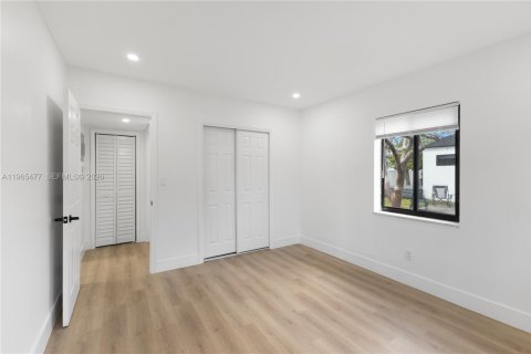 Casa en alquiler en Hollywood, Florida, 2 dormitorios, 159.7 m2 № 2029581 - foto 9