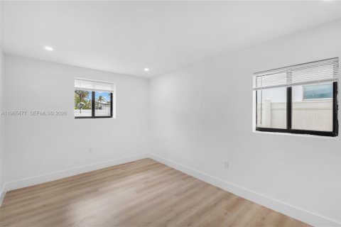 Casa en alquiler en Hollywood, Florida, 2 dormitorios, 159.7 m2 № 2029581 - foto 11