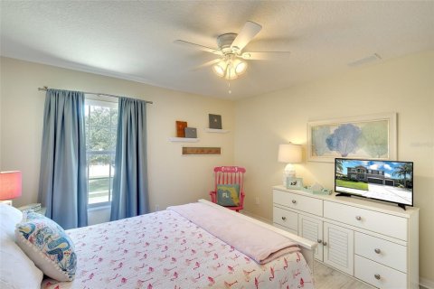 House in Bradenton, Florida 4 bedrooms, 303.79 sq.m. № 1833545 - photo 17