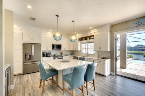 House in Bradenton, Florida 4 bedrooms, 303.79 sq.m. № 1833545 - photo 10