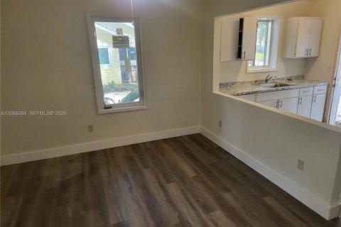 Villa ou maison à louer à Miami, Floride: 1 chambre № 2282711 - photo 3