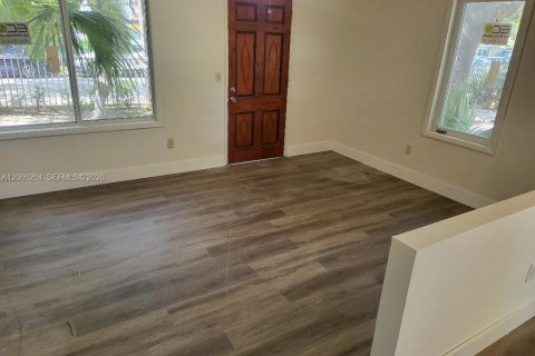 Villa ou maison à louer à Miami, Floride: 1 chambre № 2282711 - photo 9