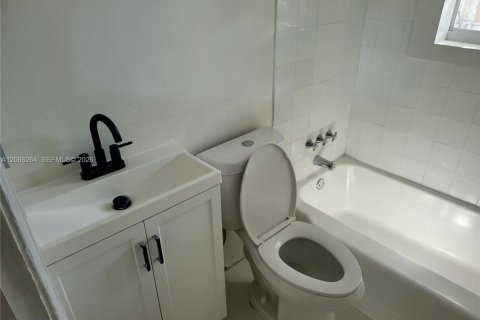 Villa ou maison à louer à Miami, Floride: 1 chambre № 2282711 - photo 6