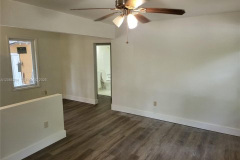 Villa ou maison à louer à Miami, Floride: 1 chambre № 2282711 - photo 8