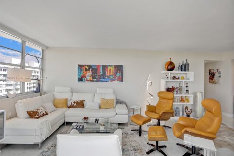 Condominio en venta en Aventura, Florida, 2 dormitorios, 149.11 m2 № 2035180 - foto 2