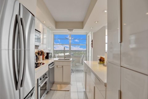 Condominio en venta en Aventura, Florida, 2 dormitorios, 149.11 m2 № 2035180 - foto 9