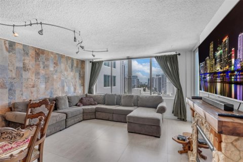 Condominio en alquiler en Miami Beach, Florida, 2 dormitorios, 91.04 m2 № 2085835 - foto 4