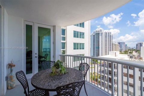 Condominio en alquiler en Miami Beach, Florida, 2 dormitorios, 91.04 m2 № 2085835 - foto 19