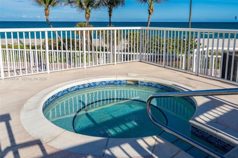 Condominio en alquiler en Miami Beach, Florida, 2 dormitorios, 91.04 m2 № 2085835 - foto 26
