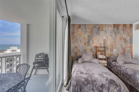 Condominio en alquiler en Miami Beach, Florida, 2 dormitorios, 91.04 m2 № 2085835 - foto 12