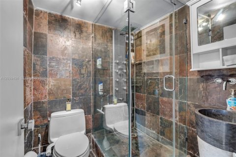 Condominio en alquiler en Miami Beach, Florida, 2 dormitorios, 91.04 m2 № 2085835 - foto 10