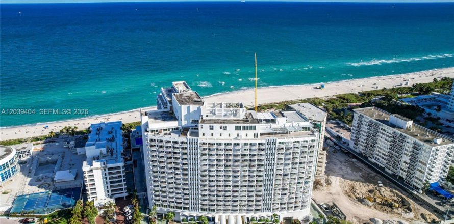 Condominio en Miami Beach, Florida, 2 dormitorios  № 2085835