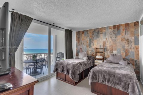 Condominio en alquiler en Miami Beach, Florida, 2 dormitorios, 91.04 m2 № 2085835 - foto 11