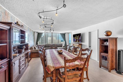 Condominio en alquiler en Miami Beach, Florida, 2 dormitorios, 91.04 m2 № 2085835 - foto 7