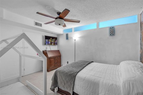 Condominio en alquiler en Miami Beach, Florida, 2 dormitorios, 91.04 m2 № 2085835 - foto 15