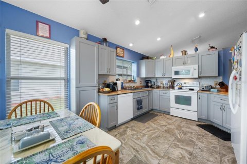 Villa ou maison à vendre à New Port Richey, Floride: 3 chambres, 152.92 m2 № 2339072 - photo 8