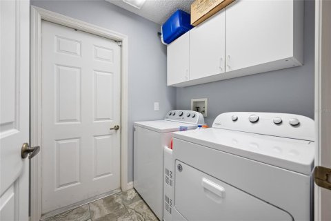Villa ou maison à vendre à New Port Richey, Floride: 3 chambres, 152.92 m2 № 2339072 - photo 16