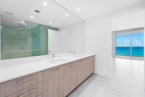 Condominio en alquiler en Fort Lauderdale, Florida, 3 dormitorios, 175.59 m2 № 2035539 - foto 8