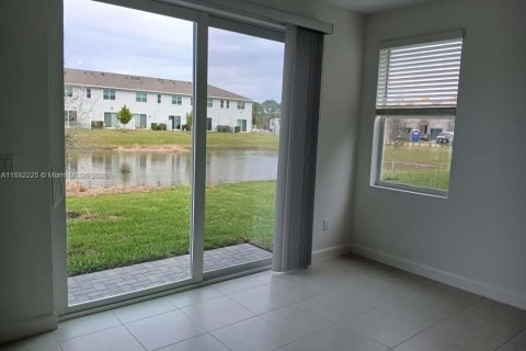 Touwnhouse à louer à Port St. Lucie, Floride: 4 chambres, 169.08 m2 № 1931939 - photo 7