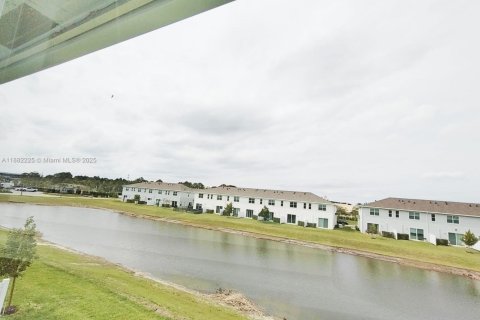 Touwnhouse à louer à Port St. Lucie, Floride: 4 chambres, 169.08 m2 № 1931939 - photo 6