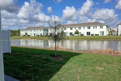Touwnhouse à louer à Port St. Lucie, Floride: 4 chambres, 169.08 m2 № 1931939 - photo 4