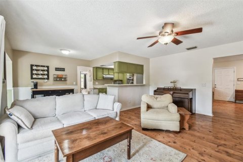 Casa en venta en Tampa, Florida, 4 dormitorios, 197.42 m2 № 1838878 - foto 13